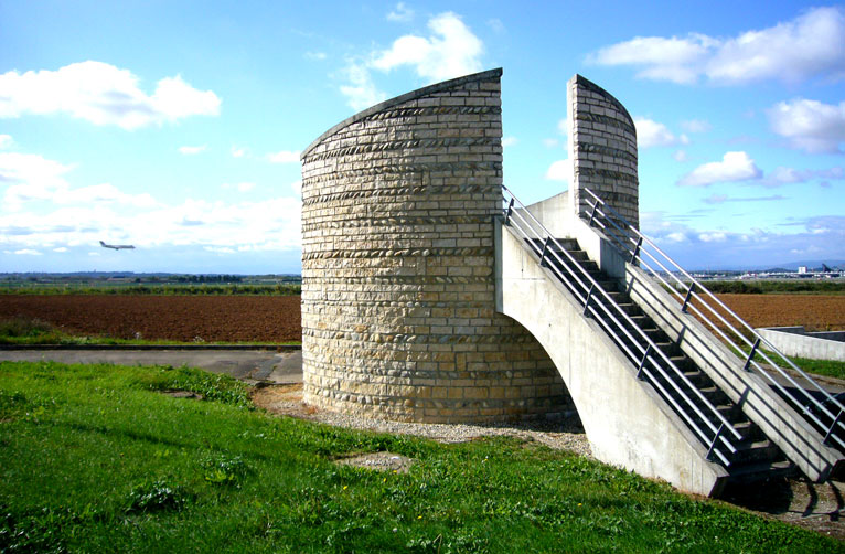 View point structure clad with stones