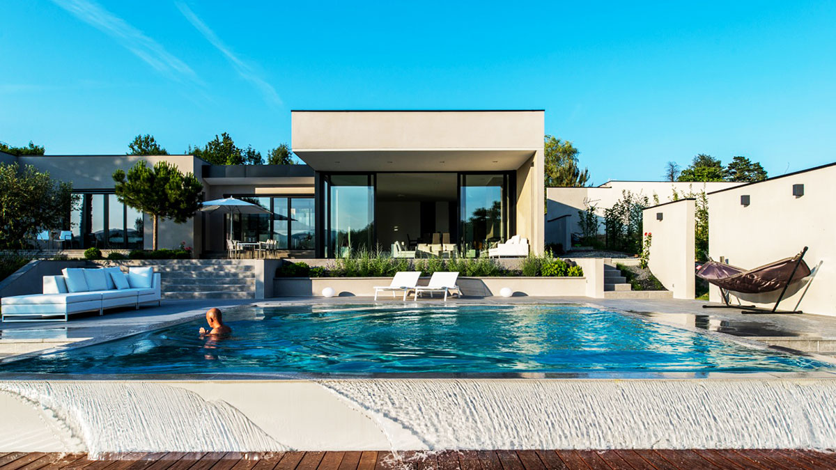 Infinity pool in the garden of a modern house